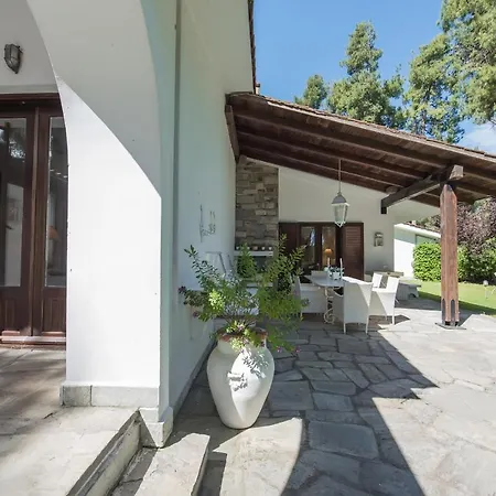 Villa #kallisti By Halu! Sani