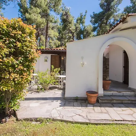 Villa #kallisti By Halu! Sani *